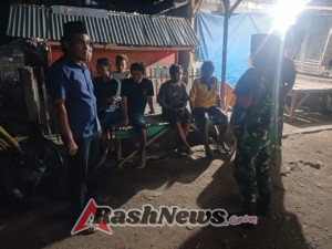 Babinsa Sertu Sahlan Berikan Himbauan Pemuda Saat Patroli Siskamling