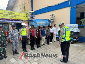 Jaga Di Pos Terpadu Nataru Pelabuhan Banjar Nyuh Koramil Nusa Penida Hadir Wujudkan Rasa Aman Masyarakat Dan Wisatawan