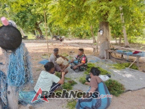 Melalui Komsos, Babinsa Bangun Sinergi dengan Masyarakat Desa Bana