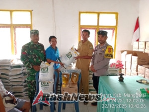 Babinsa Koramil 1612-02/Reok Dampingi Penyaluran Bantuan Cadangan Pangan di Desa Lante
