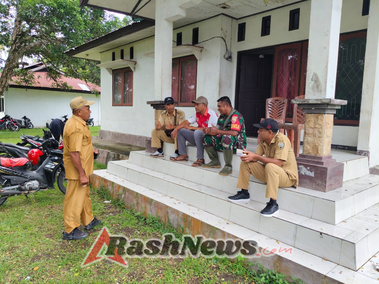 Babinsa Ramil 1602-01/Ende Aktif Memantau dan Mendampingi Warga Rukuramba
