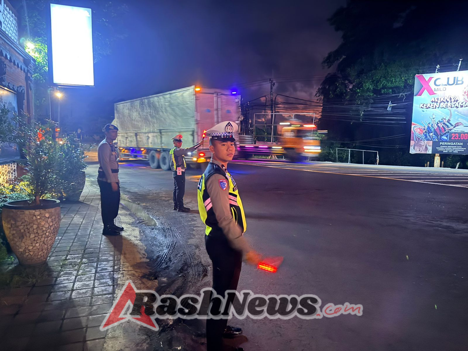 Personel Pos Yan Adipura Intensifkan Pengaturan dan Pelayanan, Kamtibmas Tetap Kondusif