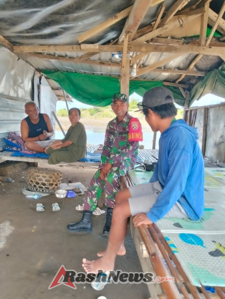 Babinsa Koramil Poto Tano Imbau Warga Jaga Keamanan dan Kebersihan Desa