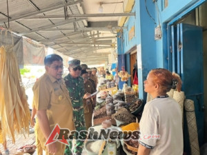 Antisipasi Kenaikan Harga, Forkopimda dan Kasdim 1601/Sumba Timur Sidak Pasar Matawai