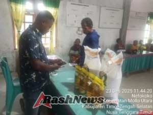 Humanis dan Responsif, Babinsa Nefokoko Dukung Kelancaran Program Bantuan Pangan.