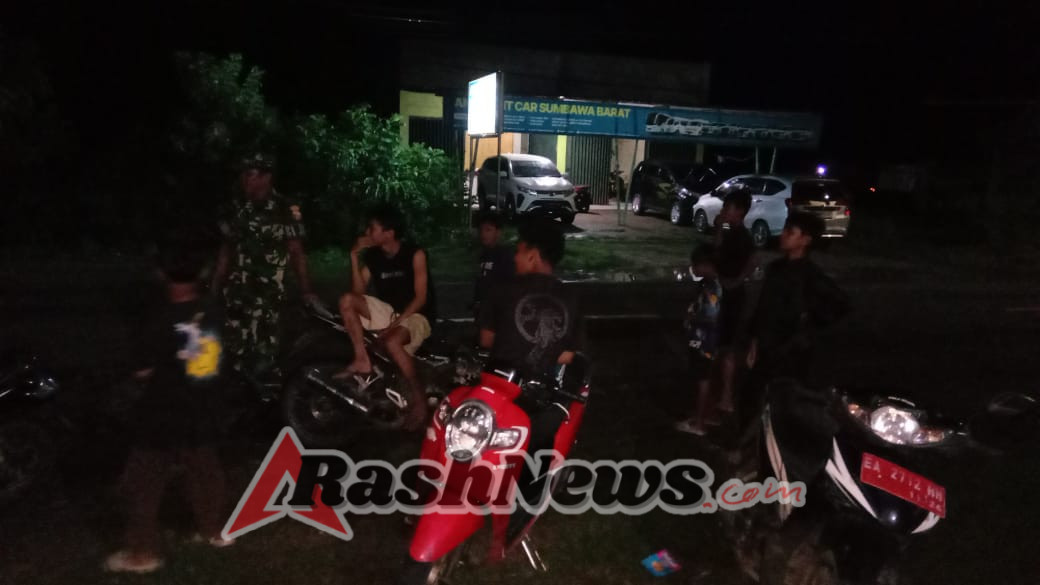 TNI Hadir di Tengah Masyarakat, Koramil Poto Tano Laksanakan Patroli Rutin