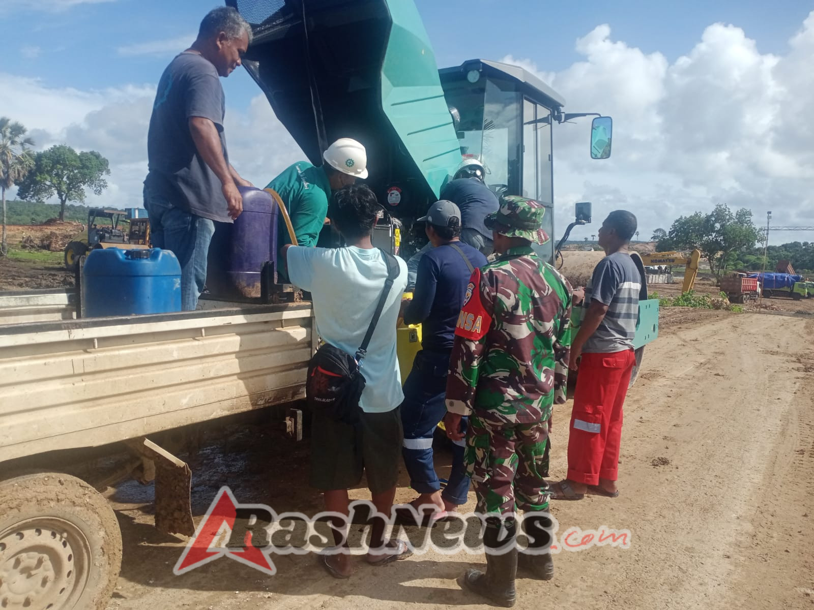 Dapur Sehat Persit Kodim 1627/RN Dukung Pengamanan Proyek Garam Nasional di Rote Ndao
