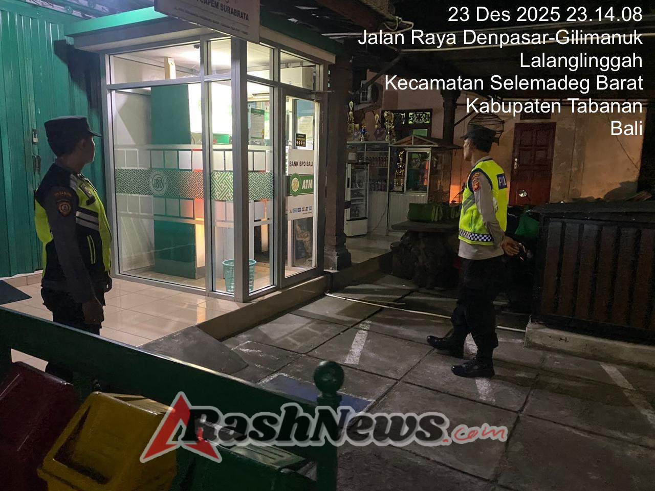 Polsek Selemadeg Barat Gelar Patroli Malam, Cegah Aksi Kriminal