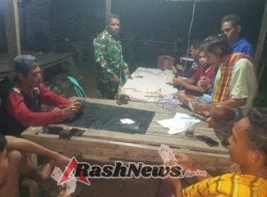 Sinergi Babinsa dan Bhabinkamtibmas Tegakkan Kerukunan dan Ketertiban Desa Tolotangga