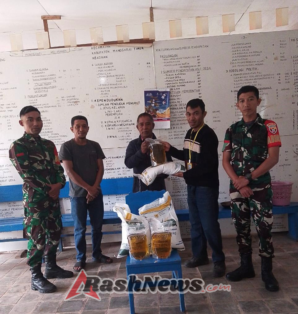 Sinergi TNI–Desa, Babinsa Koramil 1612-03/Borong Jaga Transparansi Bantuan Pangan