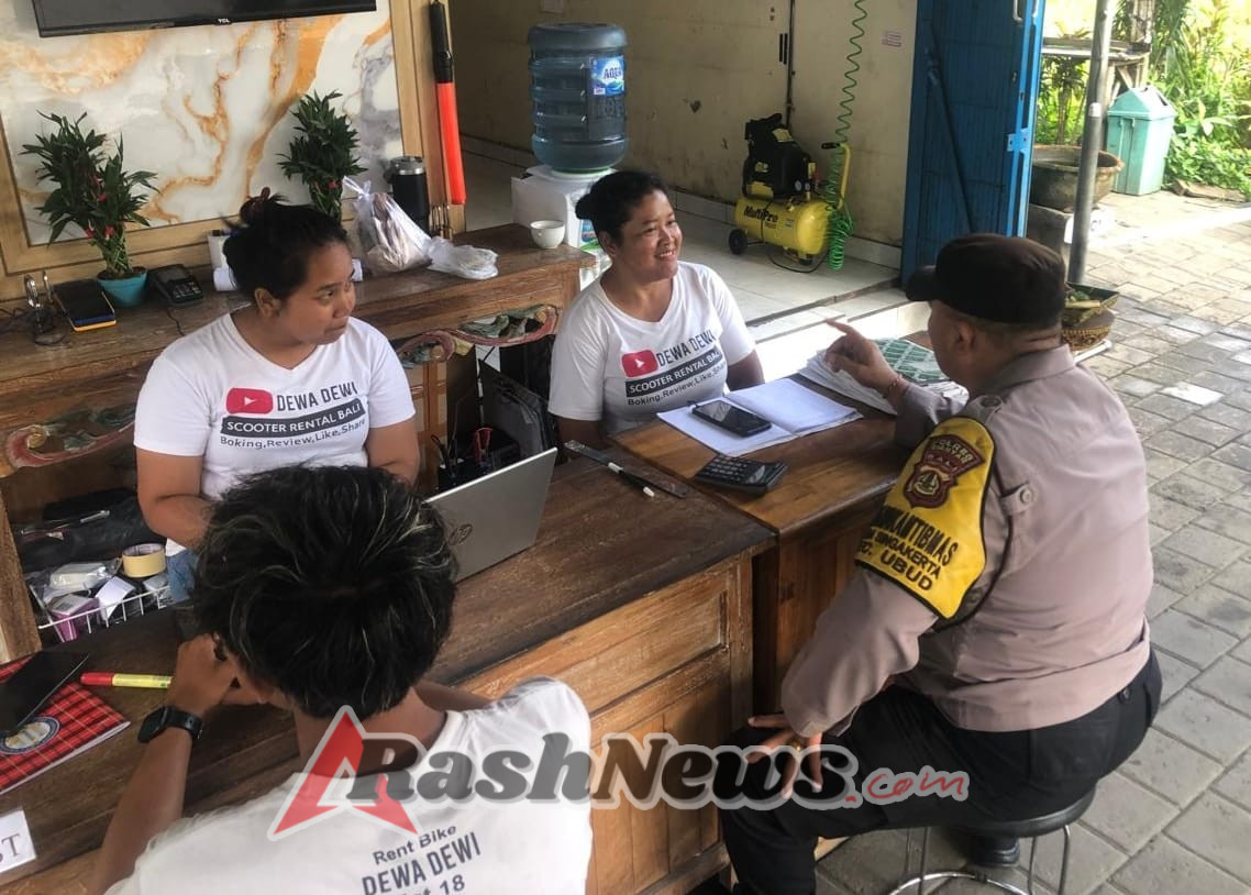 Bhabinkamtibmas Desa Singakerta Lakukan Sambang dan Silaturahmi, Imbau Warga Waspada Cuaca Ekstrim