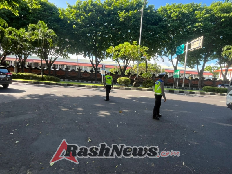 Operasi Lilin Agung 2025, Satgas 3 Kamseltibcarlantas Polre Bandara Ngurah Rai Amankan Jalur Protokol Bandara Ngurah Rai