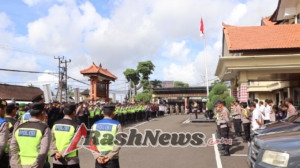 Polres Badung Gelar Apel Pergeseran Pasukan, Siapkan Pengamanan 46 Gereja