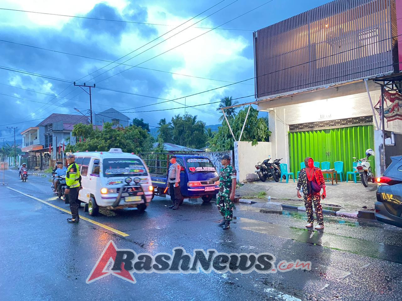 TNI-Polri Bersinergi Amankan Perayaan Natal di Majelis Jemaat Ichtus Poildon