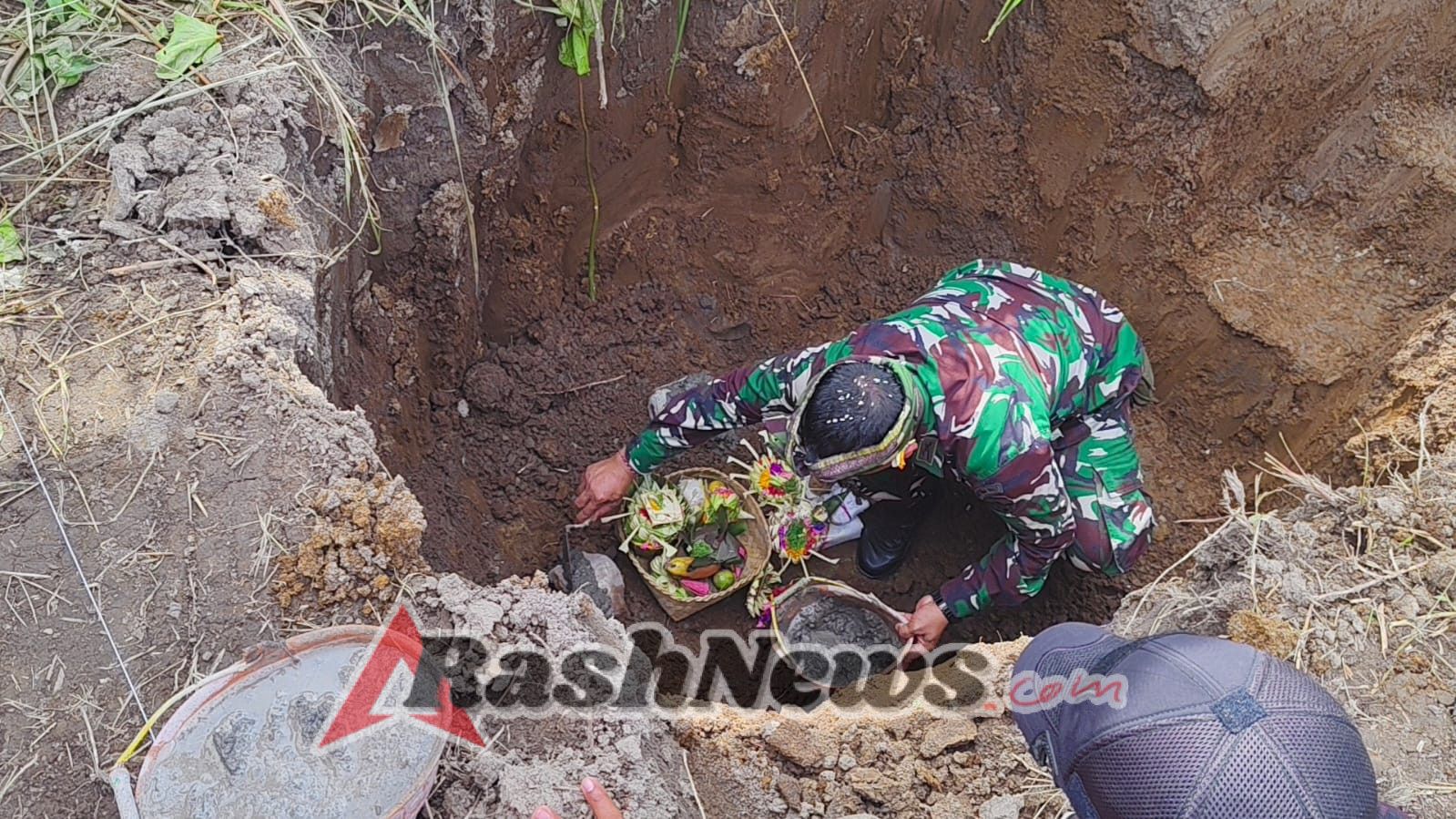 Peletakan Batu Pertama Tandai Pembangunan KDKMP Desa Selat Siap Bergulir