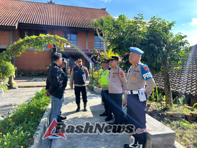 Kapolsek Baturiti Pimpin Langsung Pengamanan Ibadah Misa Natal di Wilayah Baturiti