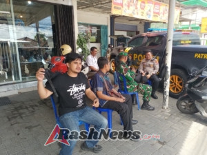 Kapolsek Denpasar Selatan Turun Langsung Pastikan Pengamanan Ibadah Natal 2025 Berjalan Optimal