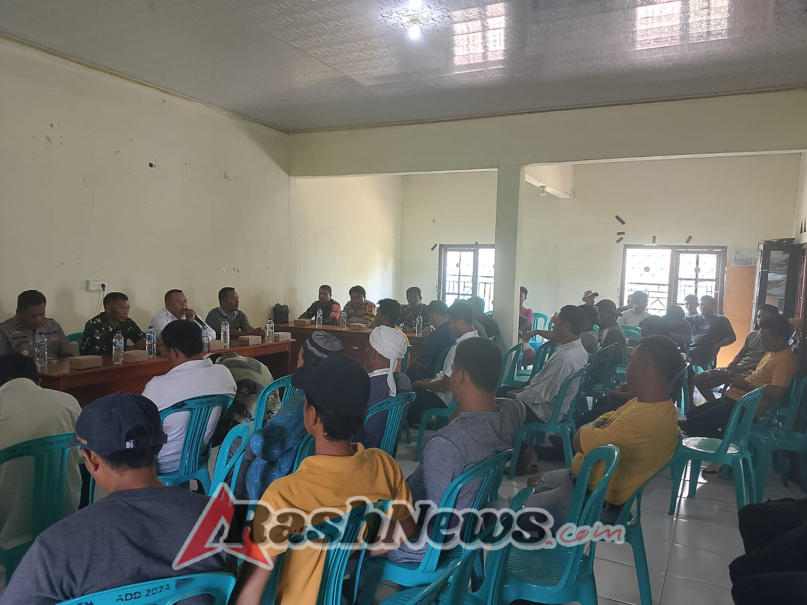 Permasalahan Lahan di Desa Tuananga Dibahas Melalui Musyawarah Bersama Secara Kondusif