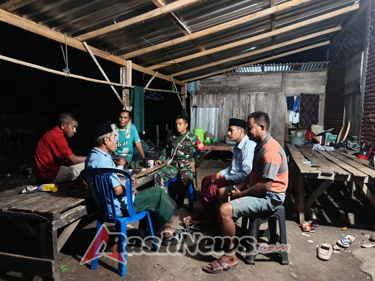 Babinsa Riwo Tingkatkan Kesadaran Keamanan dan Keselamatan Masyarakat