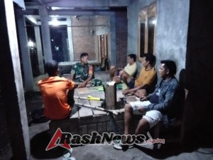 Patroli Malam Babinsa Hu’u Tingkatkan Kesadaran Warga Akan Keamanan Lingkungan