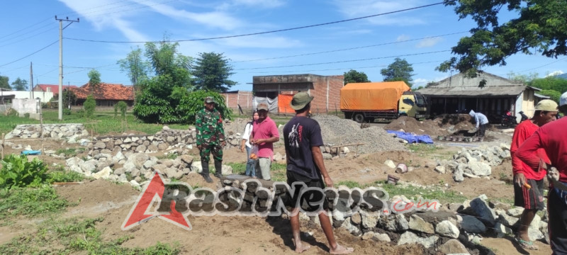 Babinsa dan Pendamping Koperasi Cek Langsung Progres Pembangunan di Kecamatan Kempo