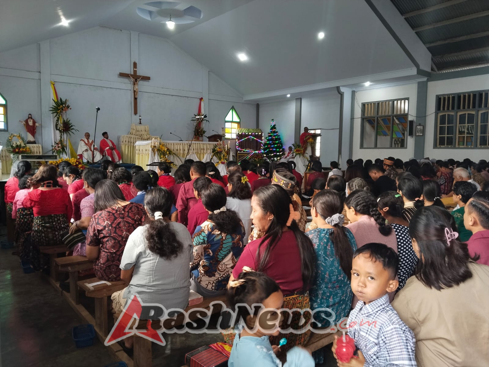 Kodim 1612/Manggarai Siaga Natal, Ibadah Misa di Gereja St. Nikolas Golodukal Berjalan Aman