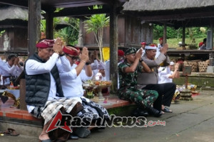 Jumat Curhat di Pura Luhur Batukau, Kapolres Tabanan Perkuat Sinergi Adat dan Keamanan Wilayah