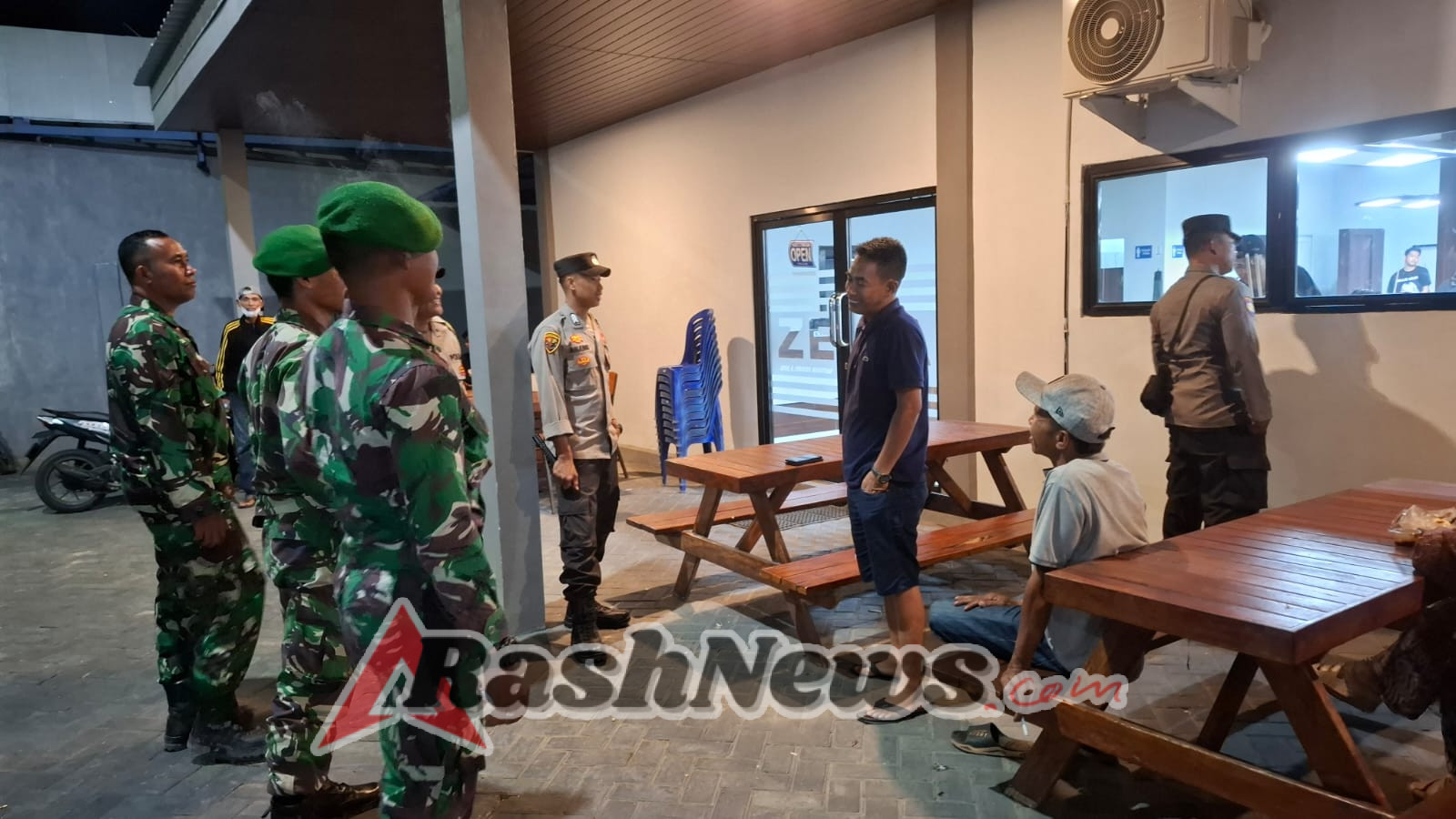 Patroli Gabungan TNI-Polri Tingkatkan Rasa Aman Masyarakat Sumbawa Barat
