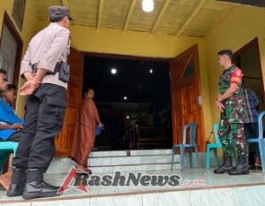 Kompak dan Humanis, TNI–Polri Amankan Ibadah Natal di Kecamatan Buyasuri