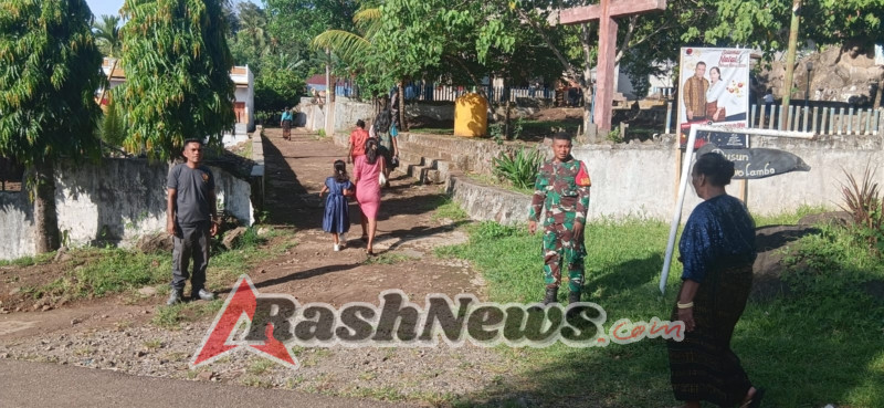 Babinsa Koramil Wolowaru Dukung Perayaan Natal Aman dan Damai di Kecamatan Wolojita