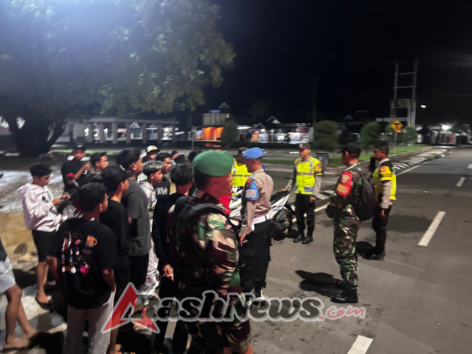Patroli Malam Gabungan TNI–Polri Ciptakan Rasa Aman Selama Nataru 2025/2026