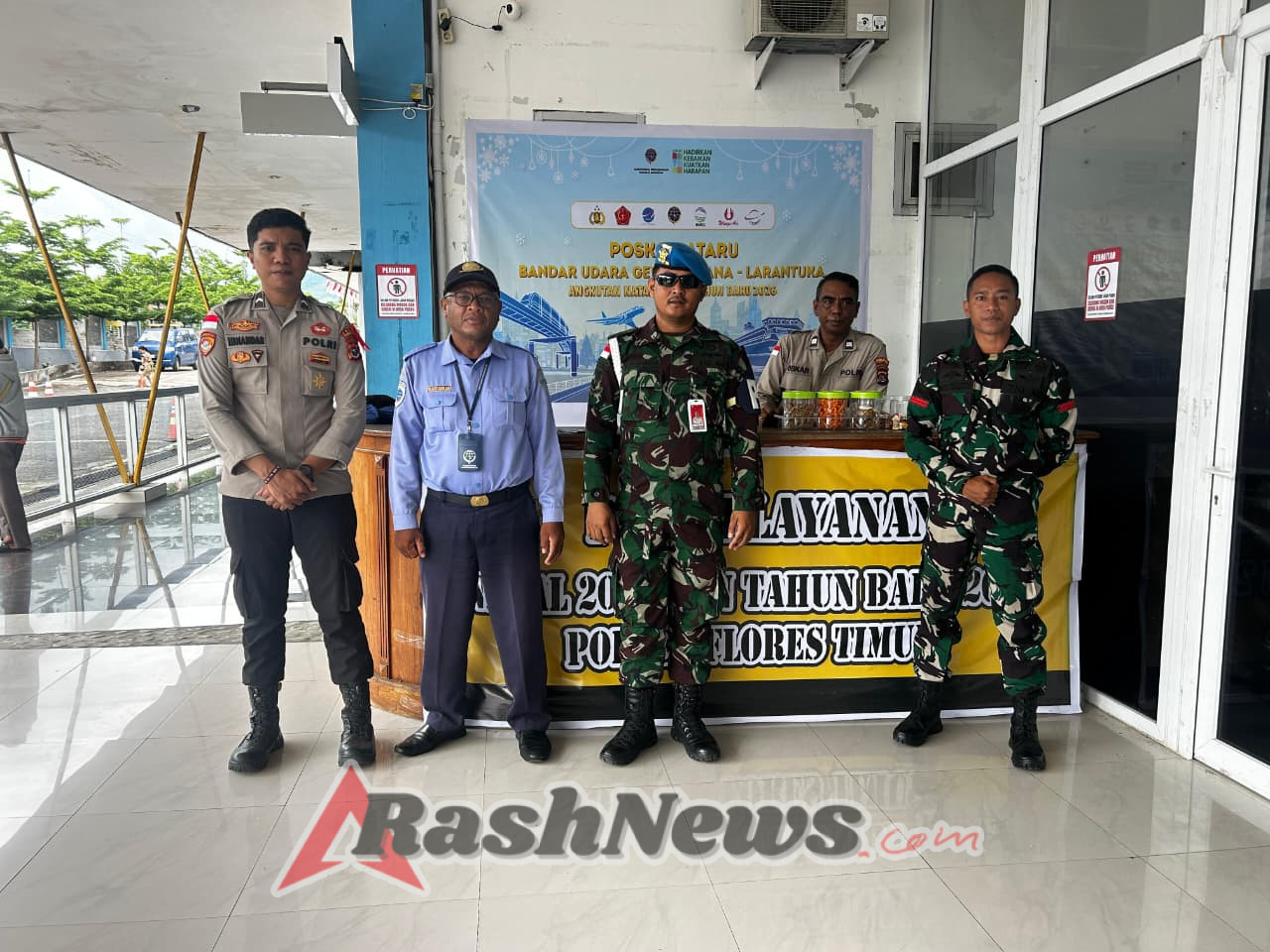 Babinsa Koramil 1624-01 Turut Amankan Aktivitas Penerbangan Nataru