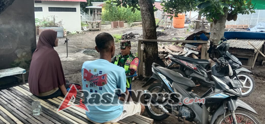 Babinsa Kodim 1602/Ende Gelar Kegiatan Pamwil dan Edukasi Kebersihan di Desa Nduaria
