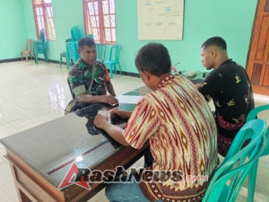 Babinsa Koramil 1602-01/Ende Laksanakan Monitoring Wilayah dan Interaksi Sosial
