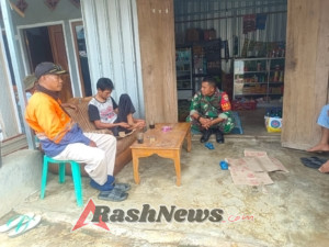 Melalui Komsos, Babinsa Desa Mantar Tingkatkan Kepedulian Warga Terhadap Keamanan