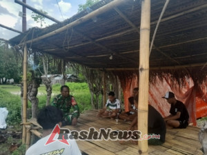 Babinsa Koramil Maurole Perkuat Sinergi dengan Warga Lewat Komsos di Detukeli