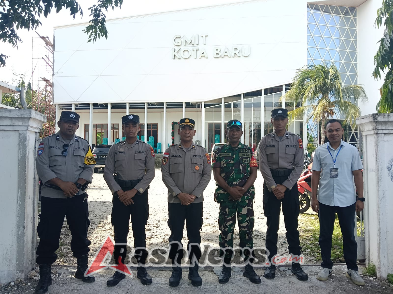 Babinsa Kelapa Lima Pastikan Natal Berjalan Kondusif