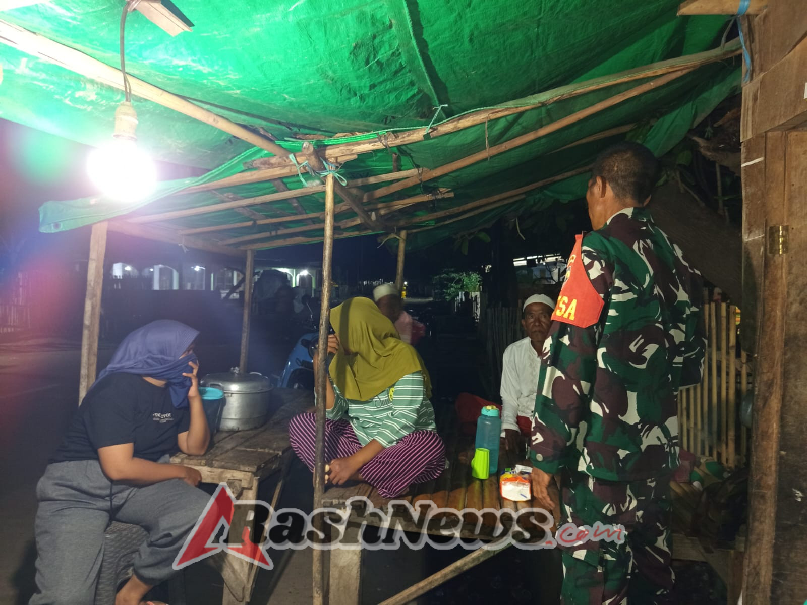 Pencegahan Narkoba dan Miras Malam Hari, Babinsa Ronda Malam Bersama Warga