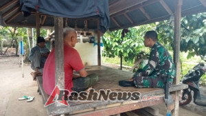 Babinsa Bentek Dorong Kepedulian Warga Lewat Komsos Humanis