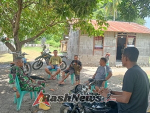 Peduli Keamanan dan Lingkungan, Babinsa Mausambi Laksanakan Pamwil dan Komsos