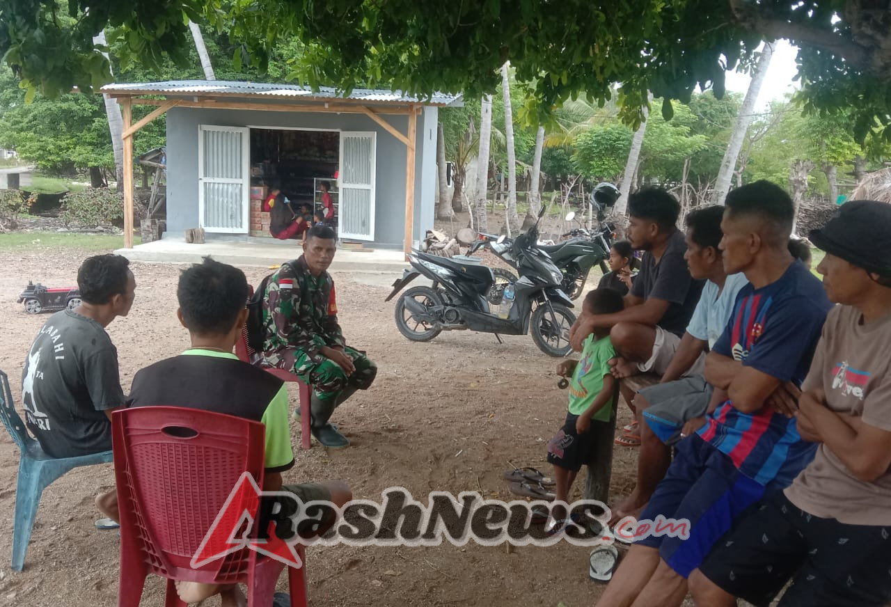 Perkuat Ekonomi Desa, Babinsa Ajak Aparat Desa Meoain Dukung Program KDKMP