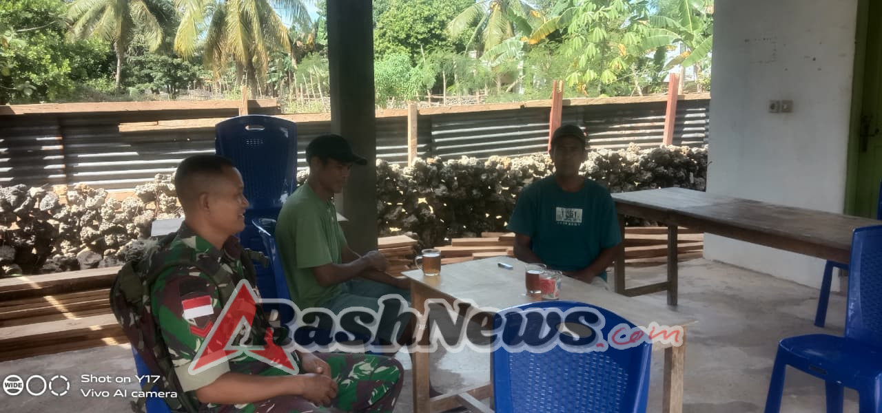 Melalui Komsos, Babinsa Ba’a Perkuat Sinergi TNI dan Masyarakat Desa Sanggaoen