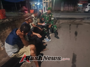 Patroli Rutin Malam Hari, Koramil 1628-01/Taliwang Pastikan Situasi Aman
