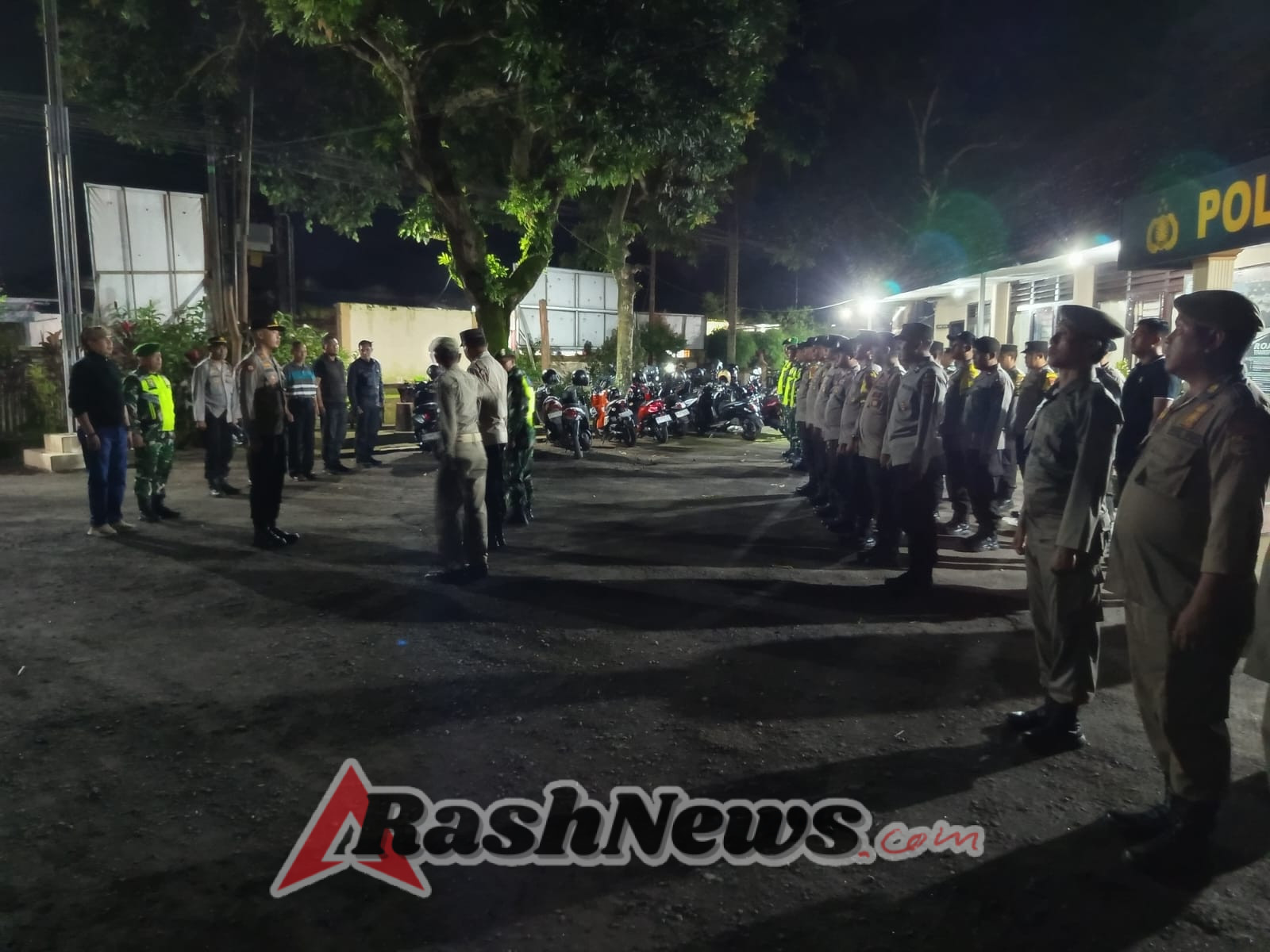 ‎Patroli Gabungan Nataru, TNI-Polri Hadir Beri Rasa Aman di Masbagik