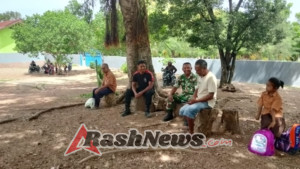 Babinsa Desa Naiola Tekankan Pentingnya Komunikasi dan Gotong Royong Antarwarga