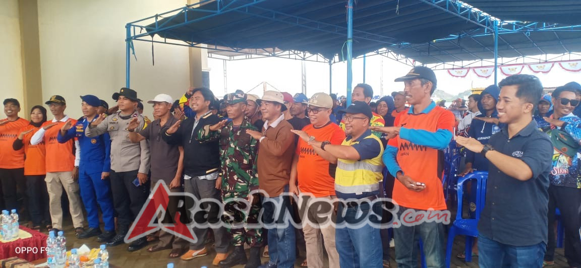 Danramil 1628-04/Poto Tano Turut Buka Balap Sampan Gili Balu, Komitmen Jaga Keamanan dan Dukung Event Budaya