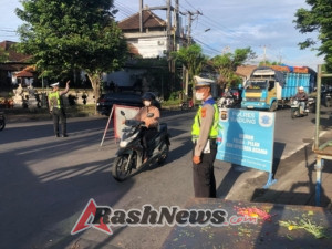 Keselamatan Pengguna Jalan Menjadi Prioritas Petugas Lalulintas Polsek Mengwi