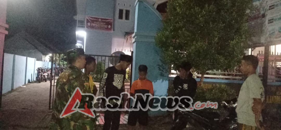 ‎ Antisipasi Musim Hujan, Babinsa Aik Dewa Ajak Warga Tingkatkan Kewaspadaan