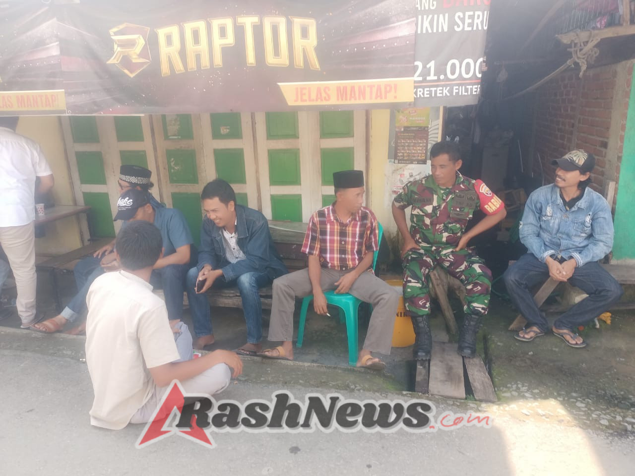 Komsos Humanis, Babinsa Koramil 1628-03/Seteluk Hadiri Syukuran Pernikahan Warga Binaan