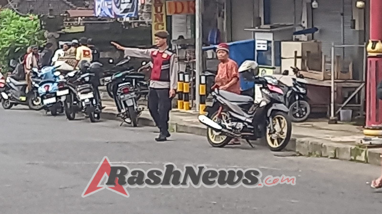 Menjaga Situasi Tetap Mancarli, Personil Polsek Bangli Laksanakan Pengaturan Arus Lalulintas